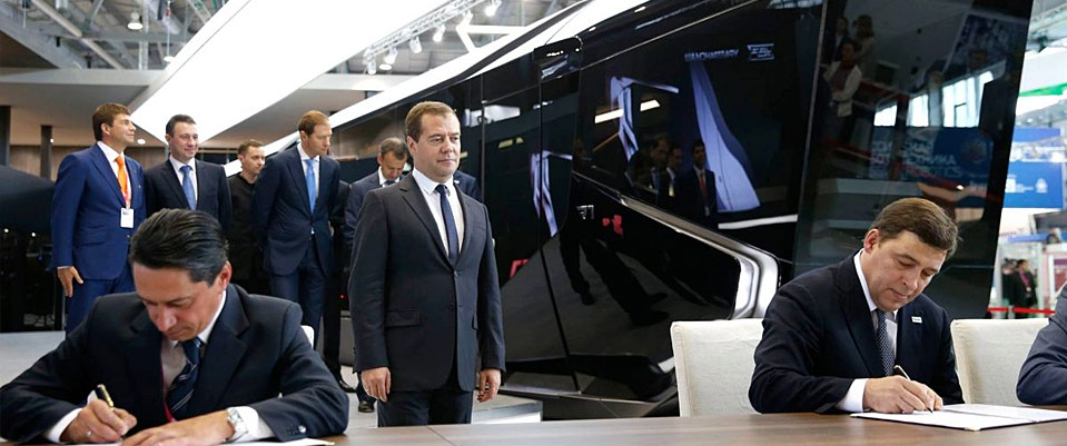 Дмитрий Медведев на выставочном стенде в Екатеринбурге